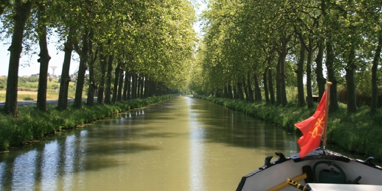 El Canal de Briare les ofrece espectáculos tan sugerentes como este... CRUCEROS FLUVIALES CANALES DE FRANCIA CANAL DE BRIARE CANAL DU LOING CRUCEROS FAMILIA CRUCEROS LA RENAISSANCE CRUCEROS OFERTA CRUCEROS BARCAZA DE LUJO CRUCEROS EN FAMILIA CRUCEROS EN GRUPO CRUCEROS CON AMIGOS CRUCEROS BORGOÑA LA RENAISSANCE